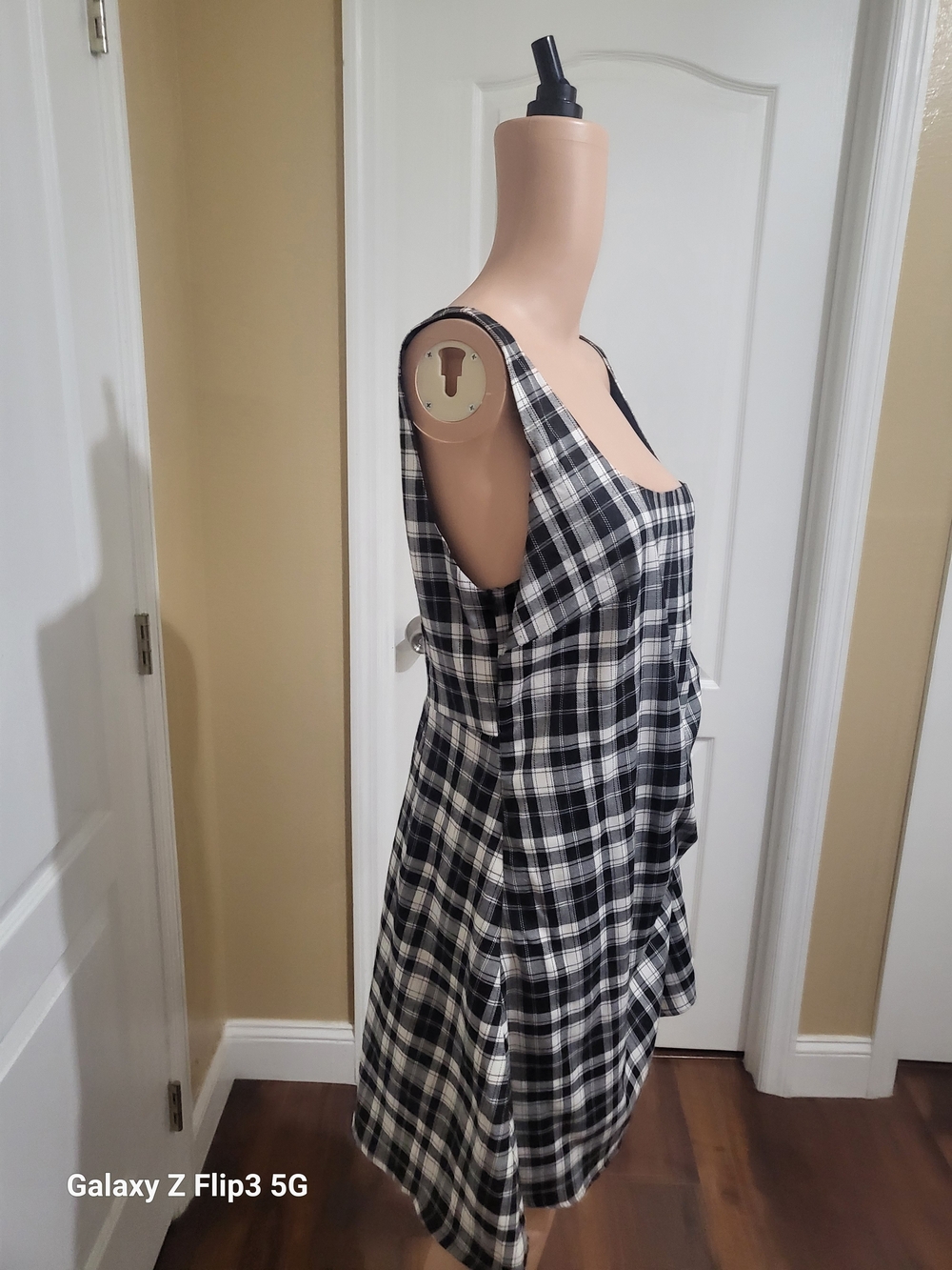 Cider Plaid Asymmetric Side Buckle Mini Dress Black White Square Neck 0XL Plus. - Picture 6 of 13